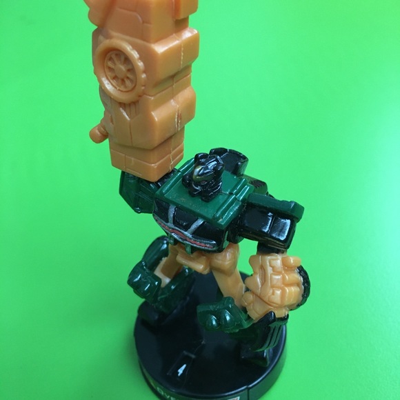 AUTOBOT Attacktix battle action figure piece 2005 HASBRO 30 overhaul sacrifice - Picture 2 of 6